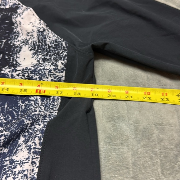 Under Amour Hooded Jacket, Black, White, Navy, Lightweight, Size M - Picture 8 of 9